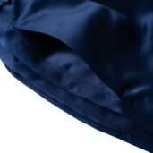 juri-carissimi-tasca-laterale-pantalone-abito-rever-raso-blu