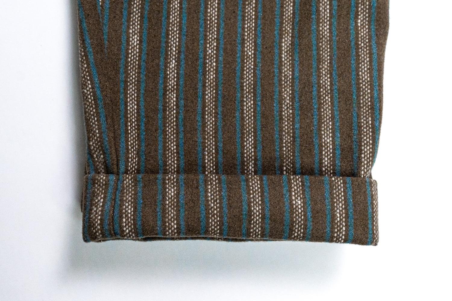 juri-carissimi-cucitura-pantalone-abito-boilerino-sofa Risvoltino Pantalone Sartoriale Sofa | Juri Carissimi