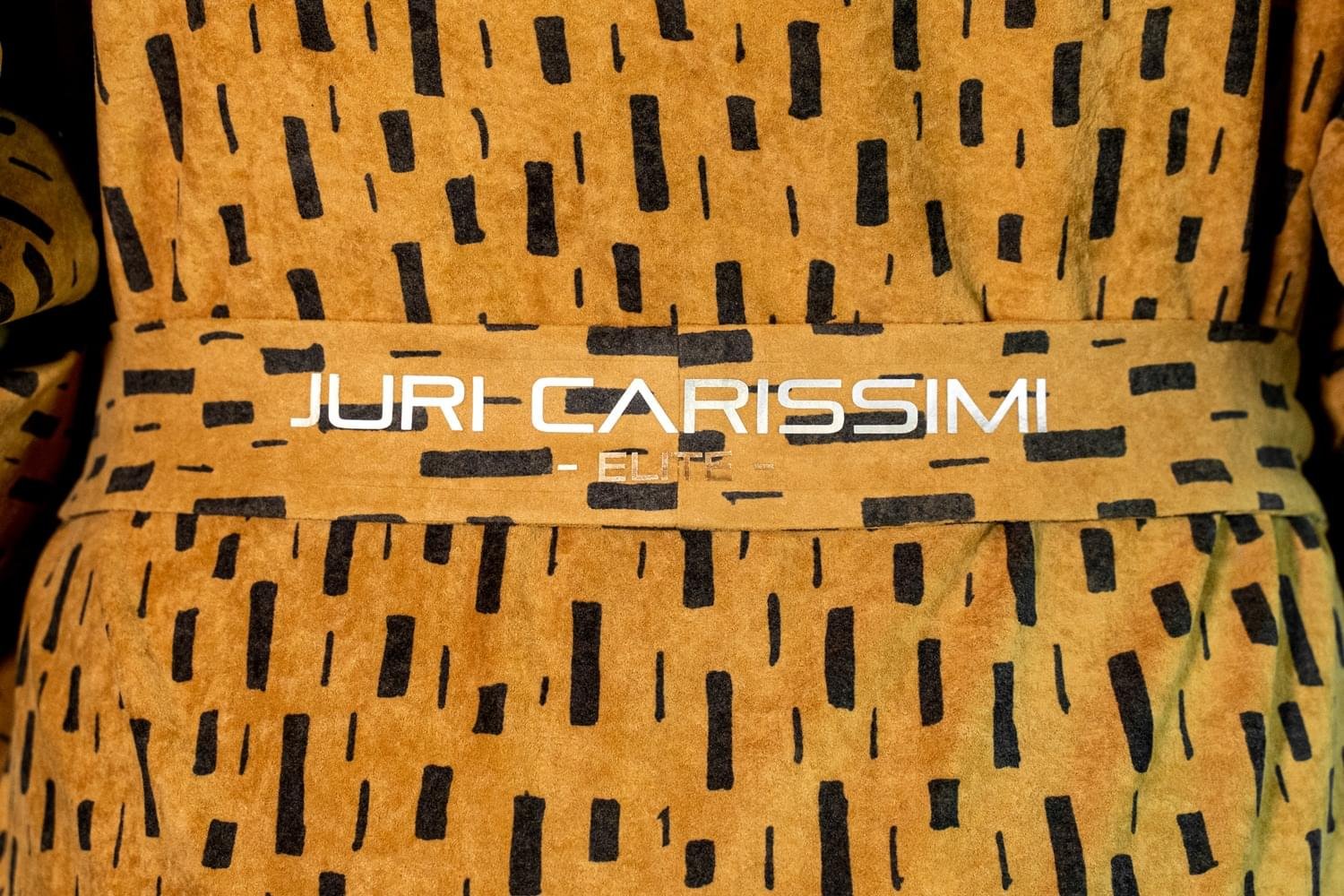 juri-carissimi-kimono-savana-unisex-scritta-cintura juri-carissimi-kimono-savana-unisex-scritta-cintura