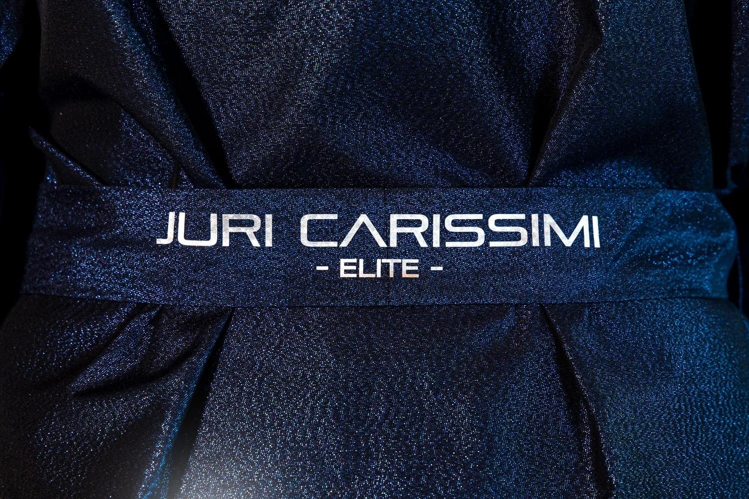 juri-carissimi-kimono-shiny-blue-unisex-scritta-cintura juri-carissimi-kimono-shiny-blue-unisex-scritta-cintura