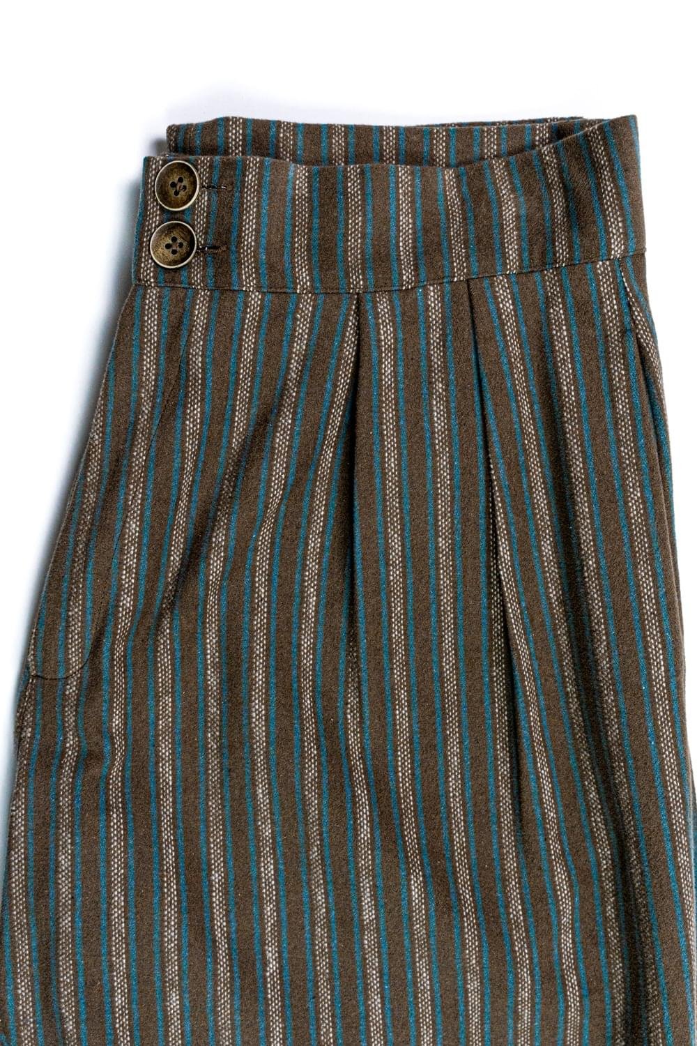 juri-carissimi-pence-pantalone-abito-boilerino-sofa Dettaglio pence Pantalone Sartoriale Sofa | Juri Carissimi