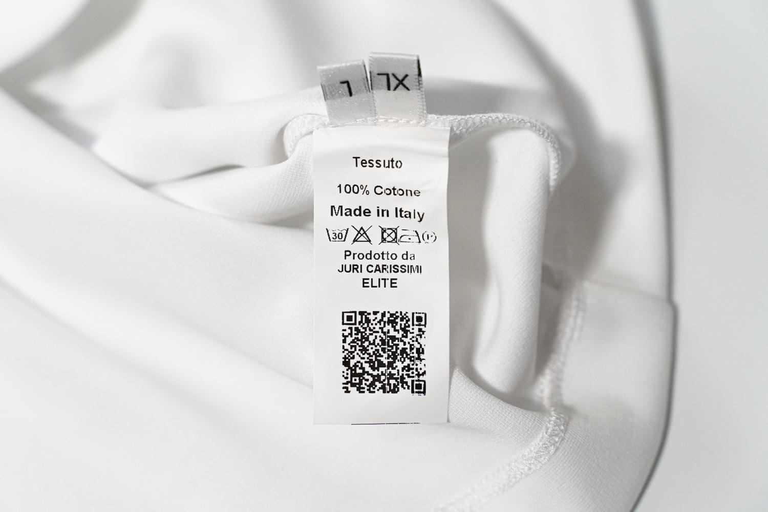 juri-carissimi-t-shirt-oversize-bianca-cotone-premium-label juri-carissimi-t-shirt-oversize-bianca-cotone-premium-label