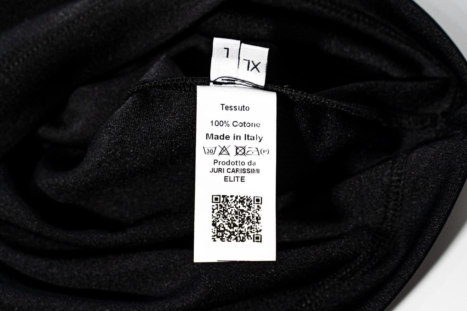 juri-carissimi-t-shirt-oversize-nera-cotone-premium-label juri-carissimi-t-shirt-oversize-nera-cotone-premium-label